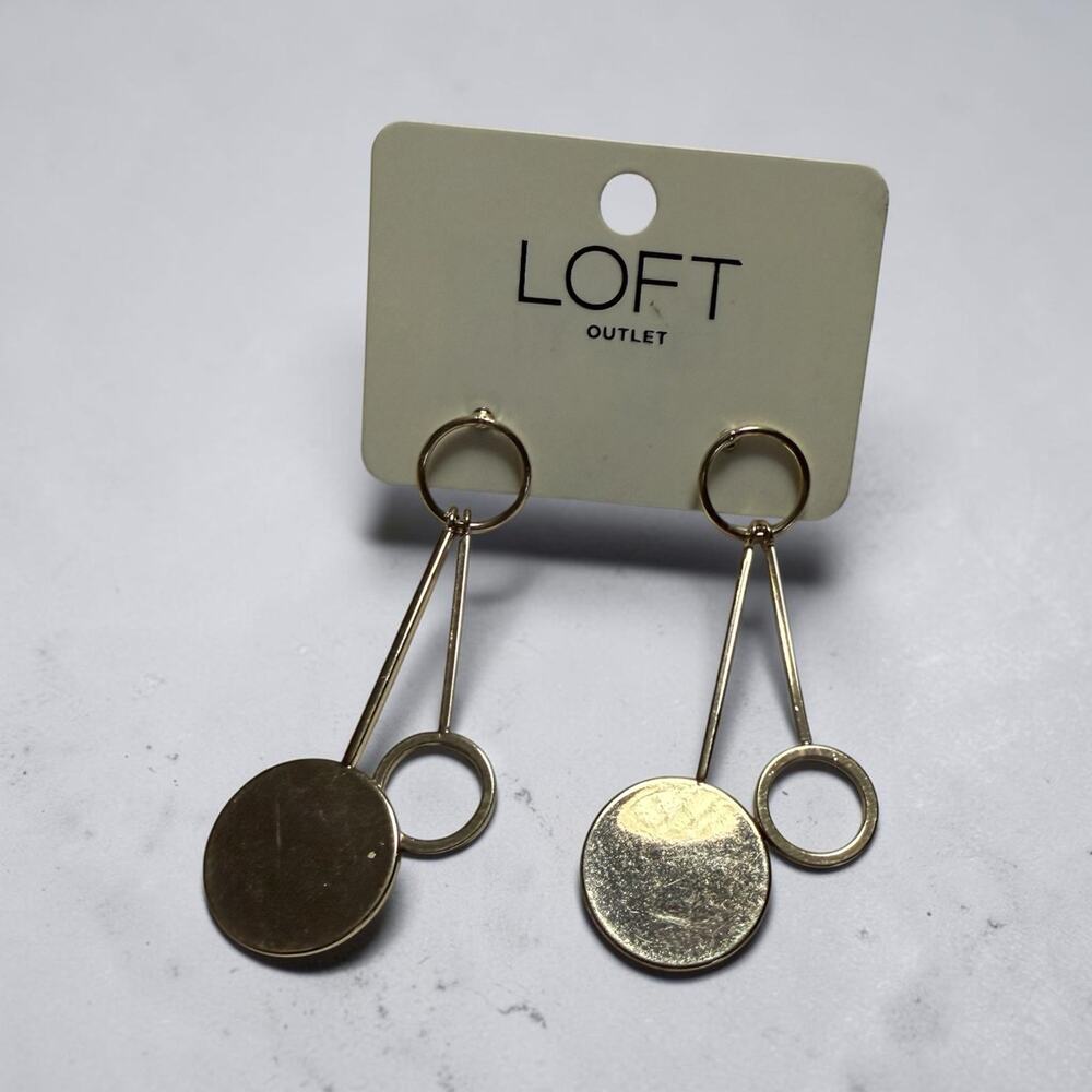 🧚‍♀️ NWT LOFT Outlet Gold Tone Earrings Chic Everyday Statement